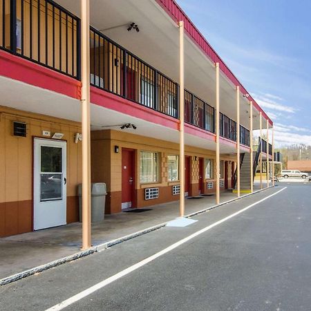 Econo Lodge Near Motor Speedway Bristol Exterior photo