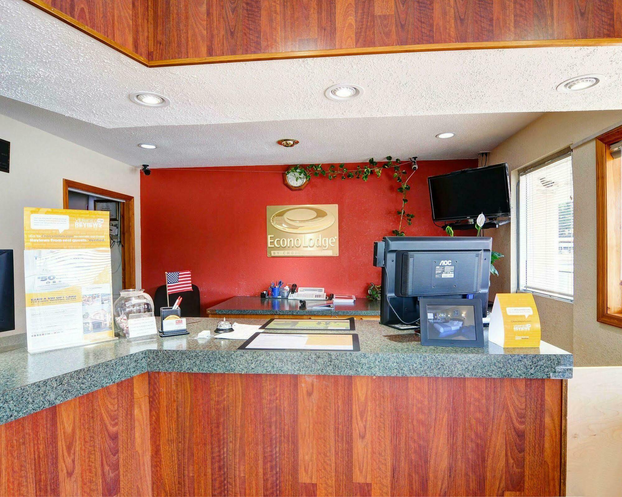 Econo Lodge Near Motor Speedway Bristol Exterior photo